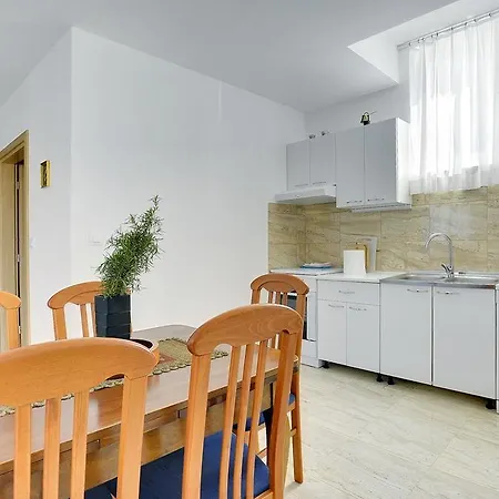 Mamuzic Apartmán *